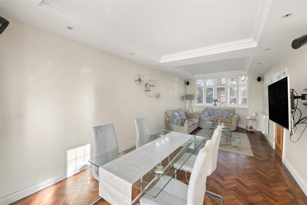 Property photo 3 of 27