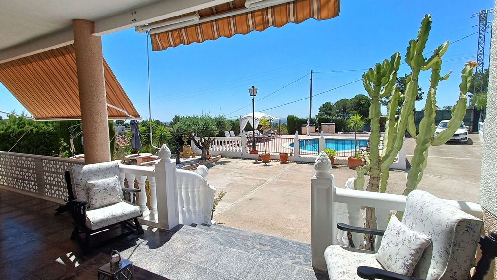 Property photo 3 of 50