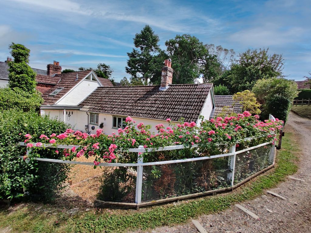 Property photo 2 of 23