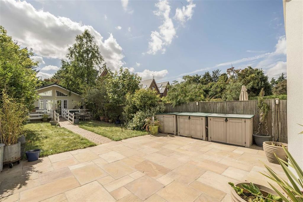 Property photo 3 of 14