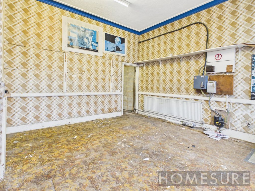 Property photo 3 of 13 General Cam03594G0-P