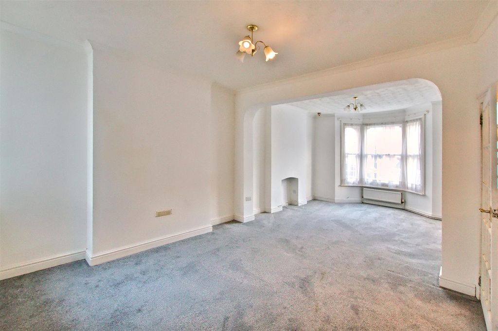 Property photo 2 of 25 Lounge/Dining Room