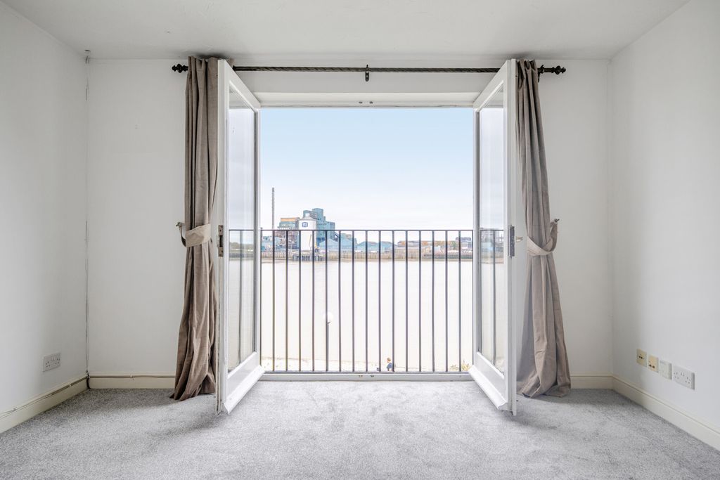 Property photo 3 of 17 Juliette Balcony