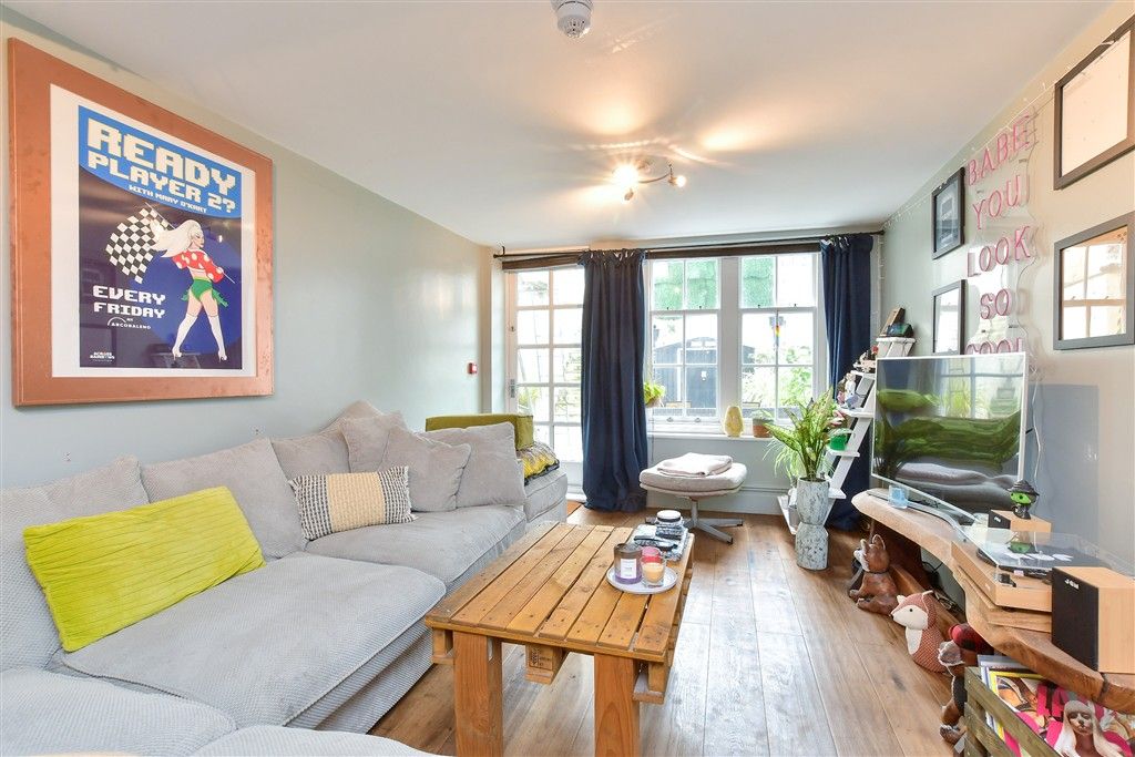 Property photo 3 of 13 Lounge/ Kitchen