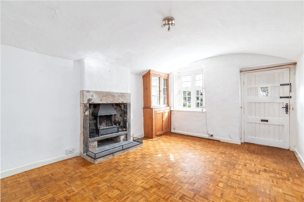 Property photo 2 of 14 Sitting Room