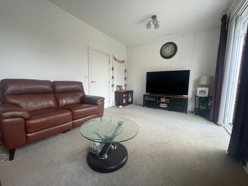 Property photo 2 of 10 Living Room