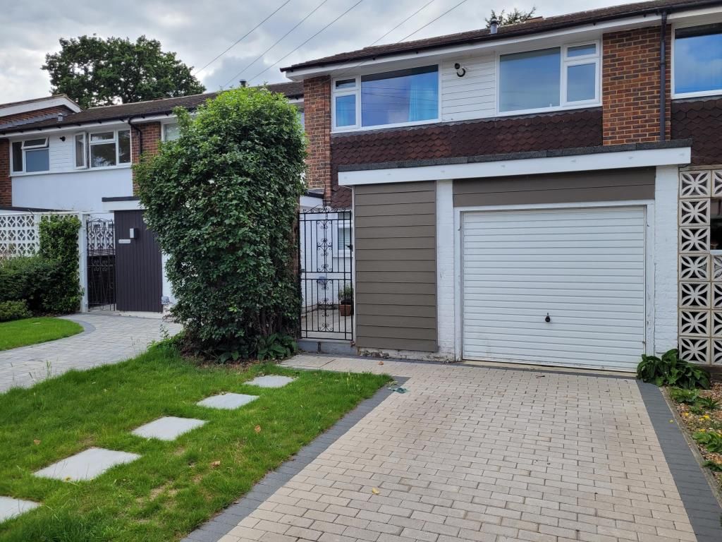 Property photo 1 of 13 Outside View