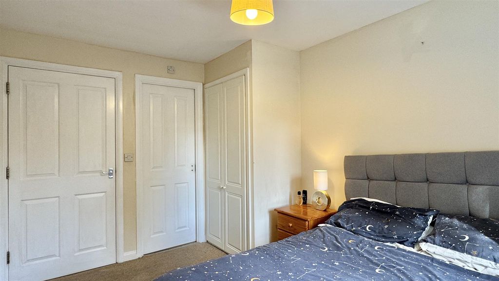 Property photo 3 of 16 Bedroom 1