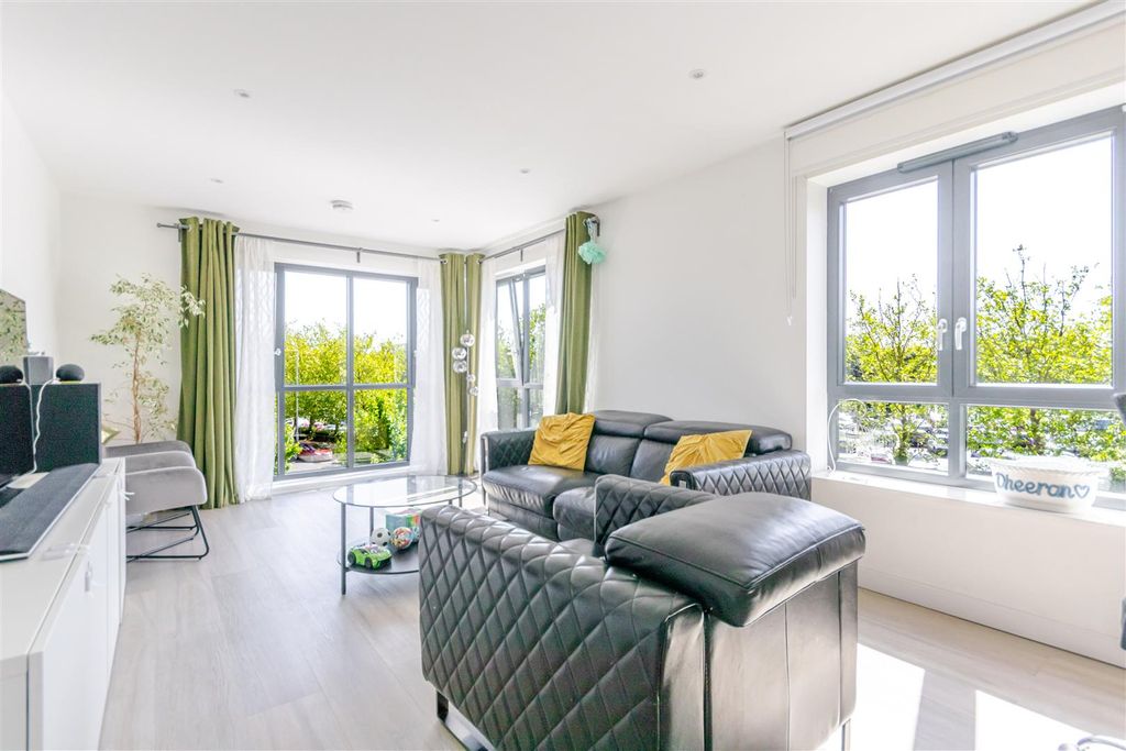 Property photo 2 of 18 Living 1.Jpg