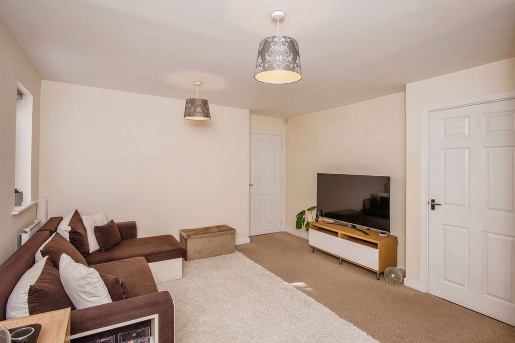 Property photo 3 of 14 Living Room