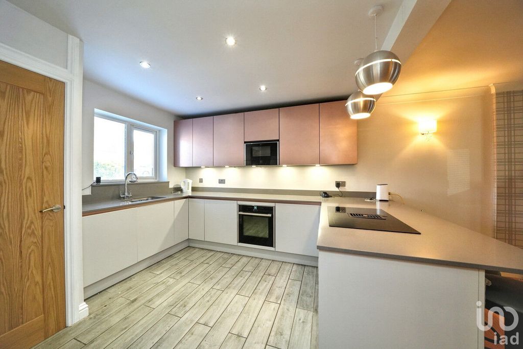 Property photo 2 of 48