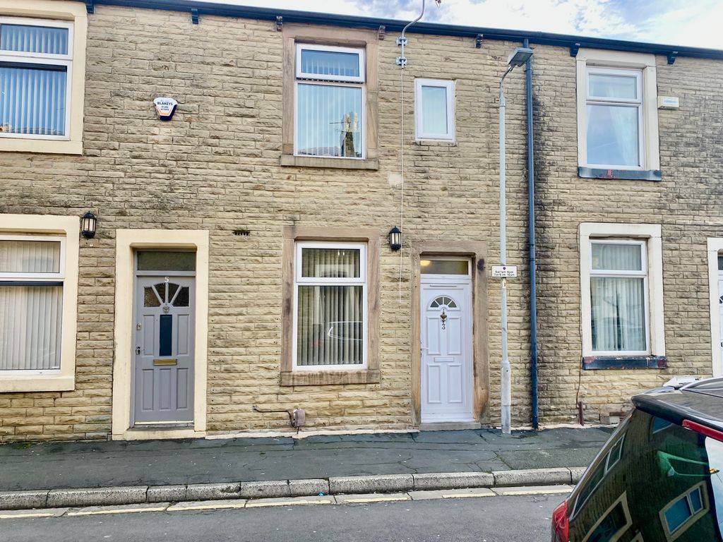 Property photo 1 of 12