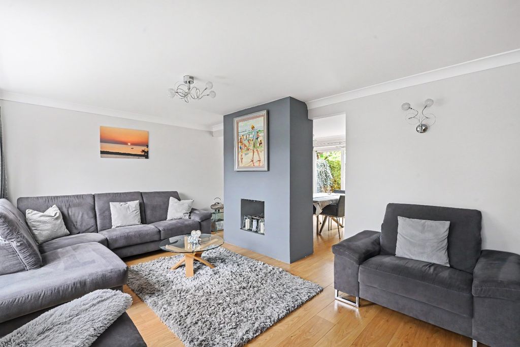 Property photo 3 of 25 5023262