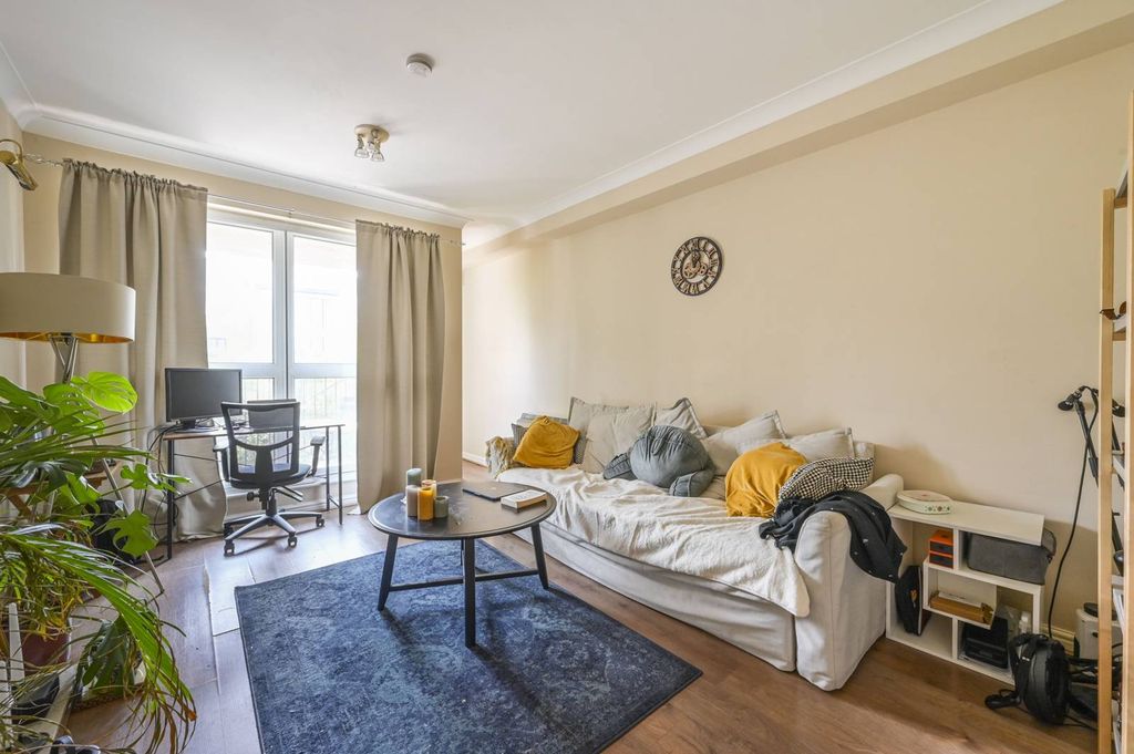 Property photo 1 of 6