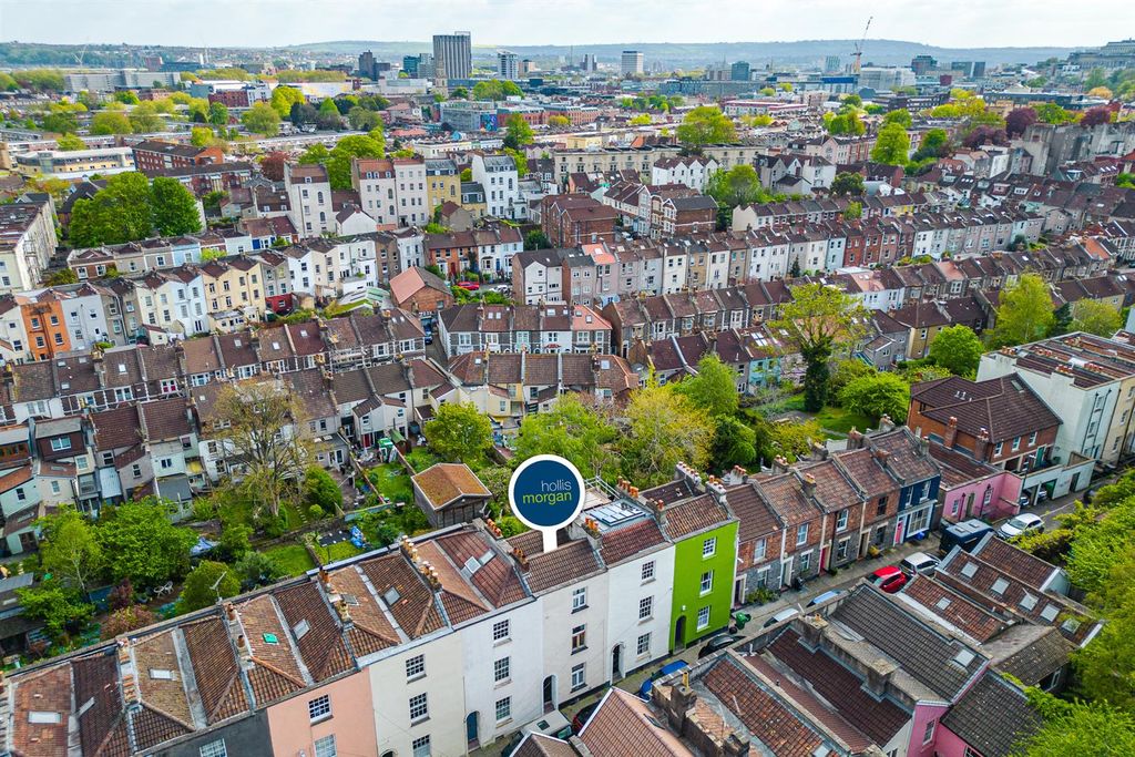 Property photo 3 of 28 50 Upper Cheltenham Place, Montpelier, Bristol Bs6