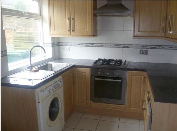 Property photo 2 of 6 Kitchen