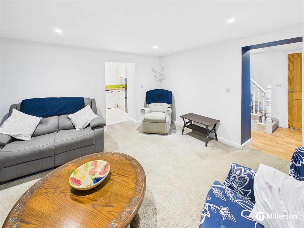 Property photo 3 of 28 Cam05092G0-Pr0139-Still044.Jpg