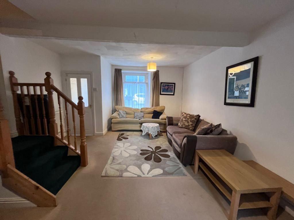 Property photo 2 of 11 Lounge