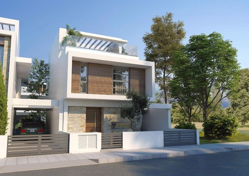 Property photo 3 of 11