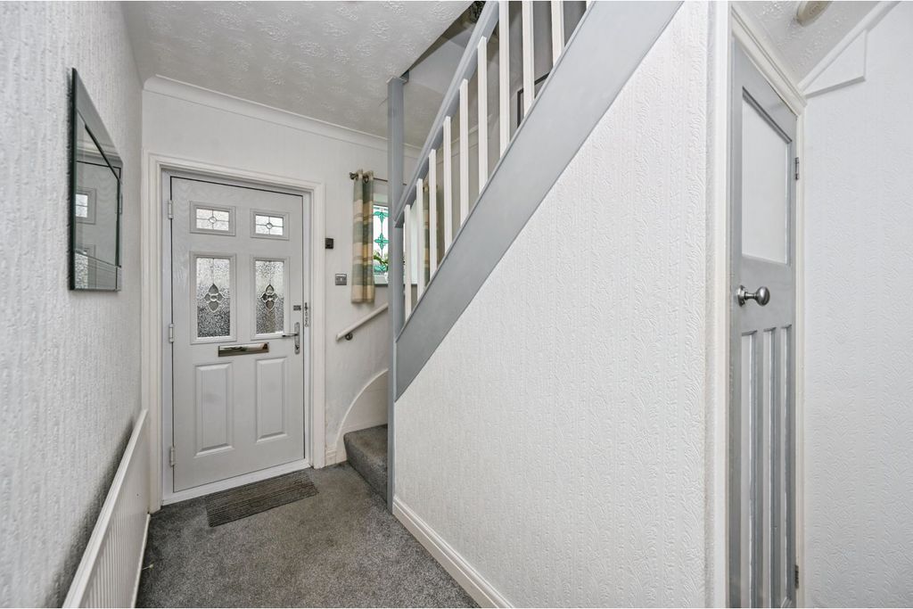 Property photo 2 of 29 Hallway