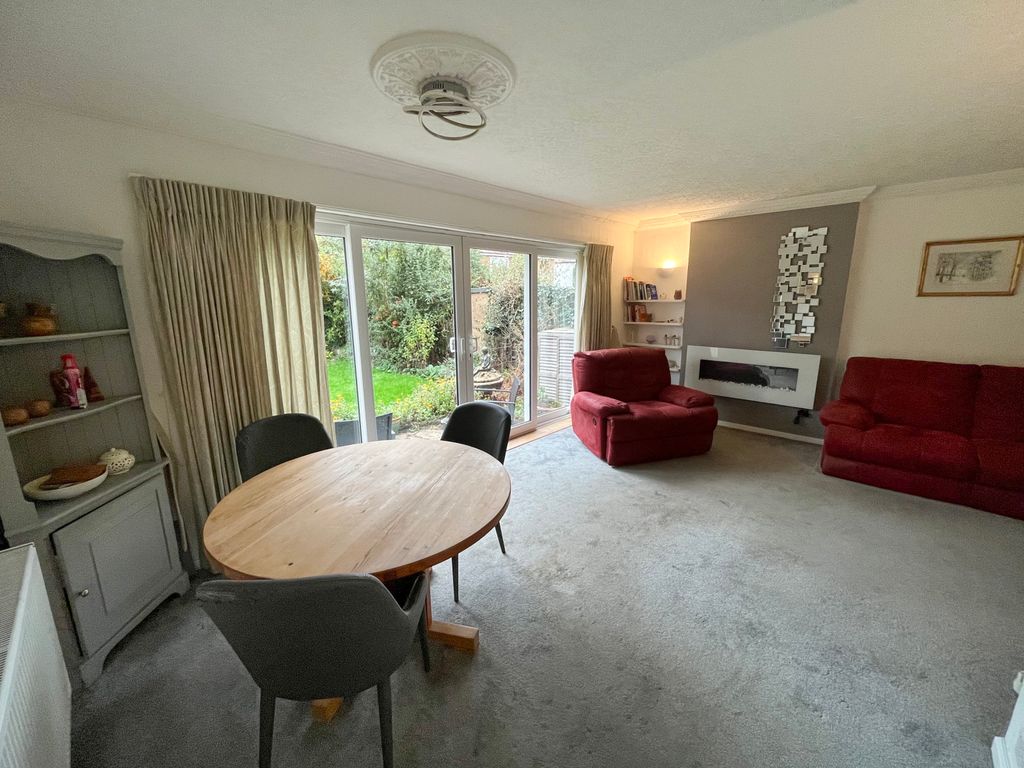 Property photo 3 of 12 Lounge/Diner