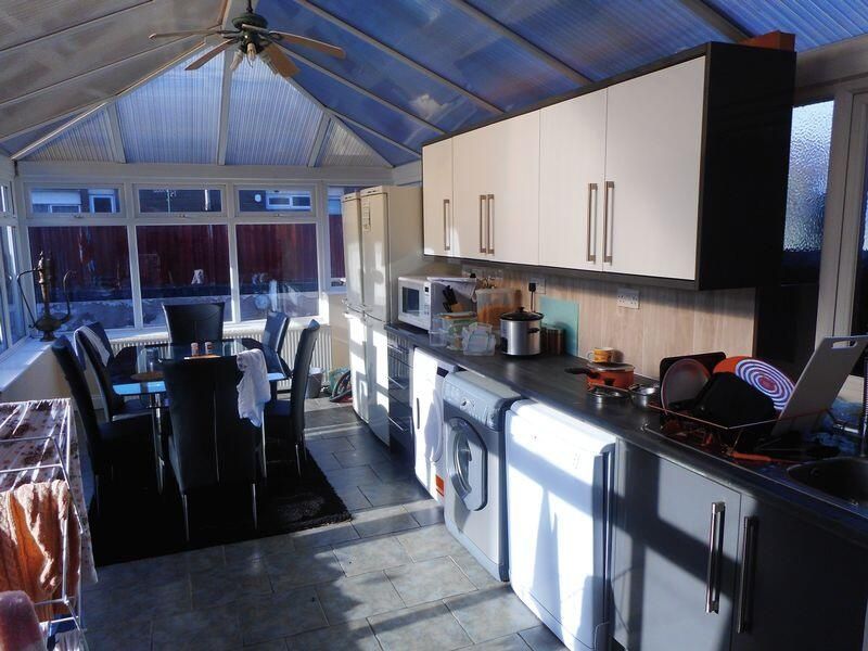 Property photo 3 of 10 A Bright And Modern Kitchen With Ample Counter Spa...