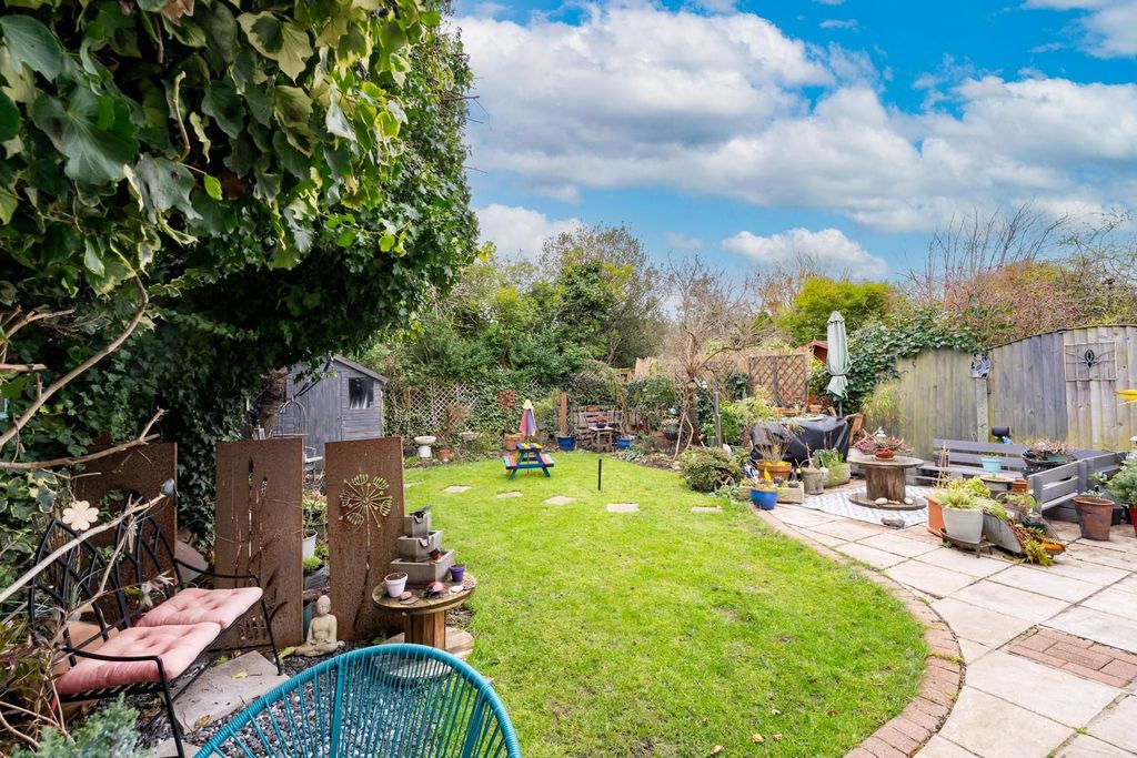 Property photo 3 of 25