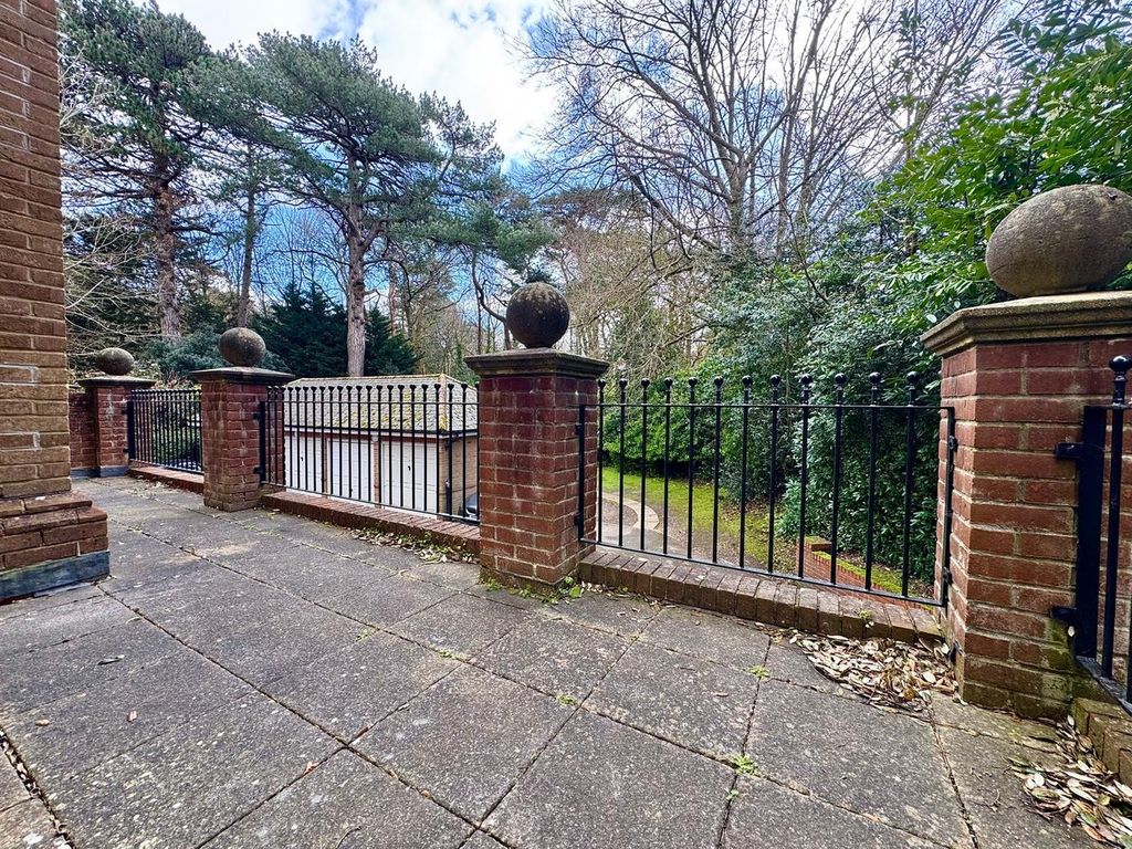 Property photo 3 of 20