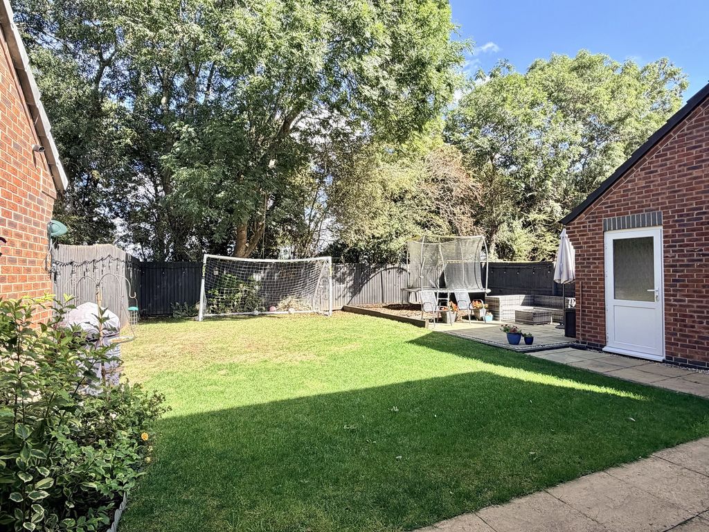 Property photo 2 of 17 Outside