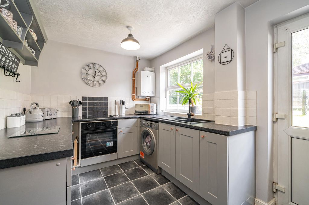 Property photo 2 of 11 53-Dalesford-Road-03478