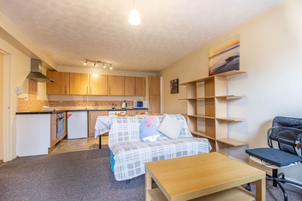 Property photo 2 of 7 2