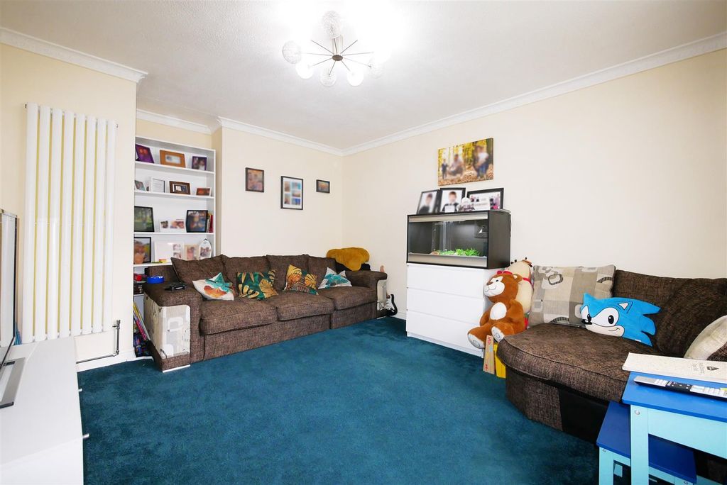 Property photo 3 of 8