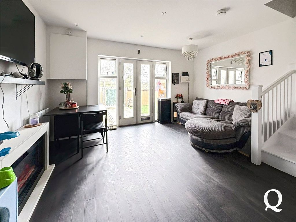 Property photo 2 of 19 Picture No. 03