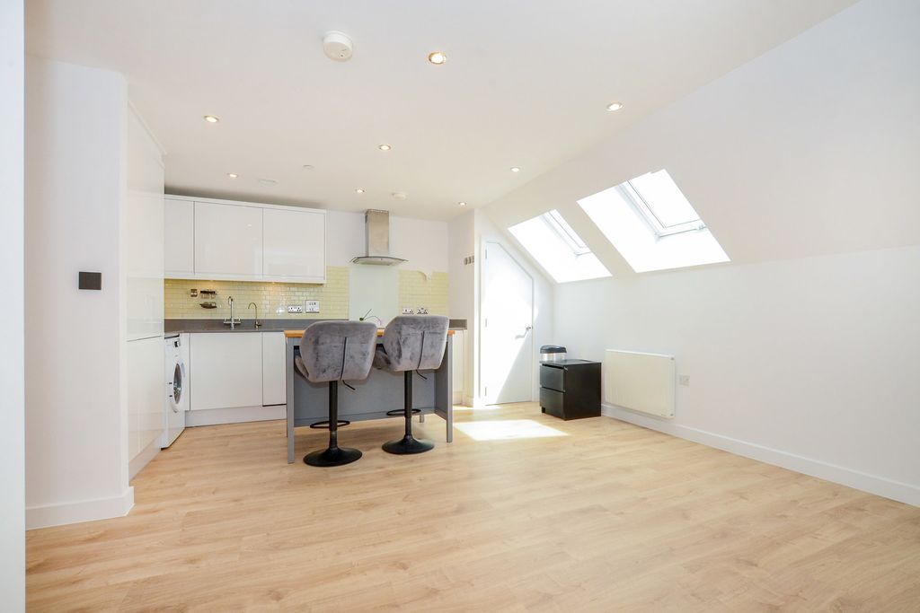 Property photo 1 of 11 Pbox-Img.Jpg