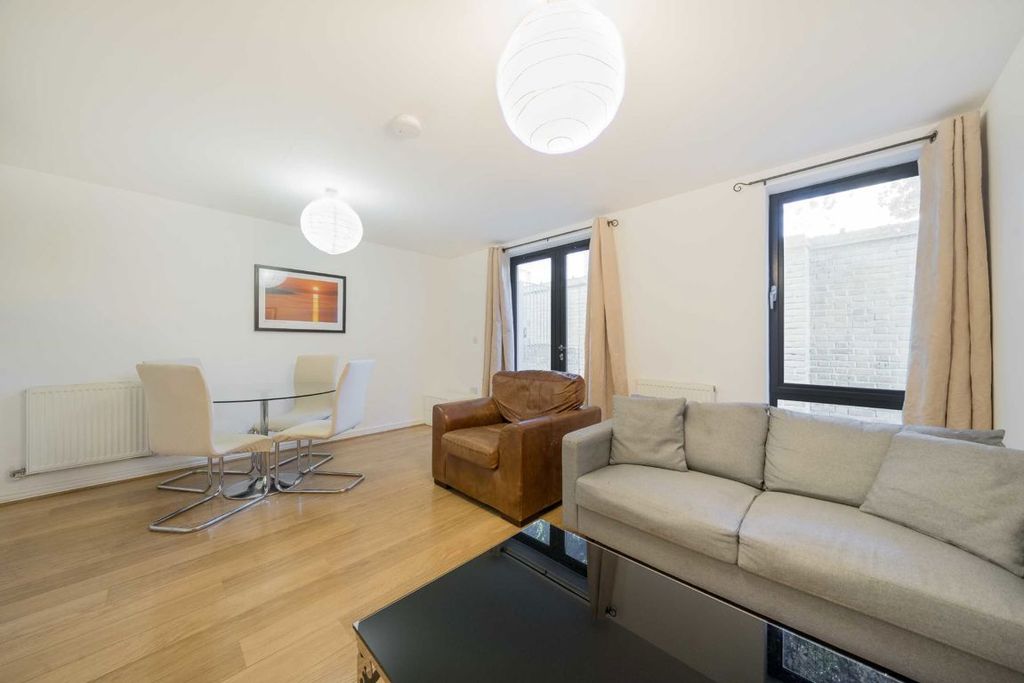 Property photo 2 of 6