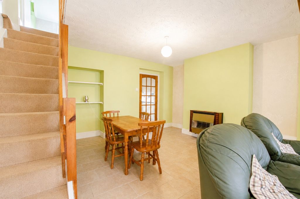 Property photo 3 of 11 178d8E09-2cd1-4Aff-9Ab2-12B4d94E3778