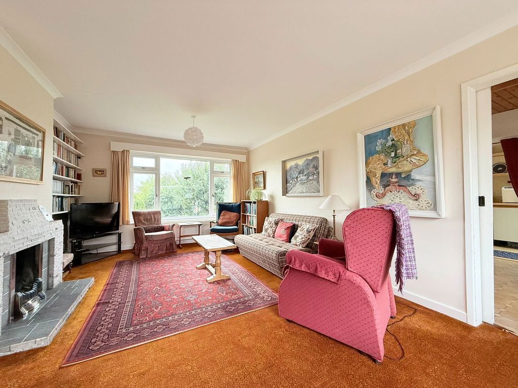 Property photo 2 of 17