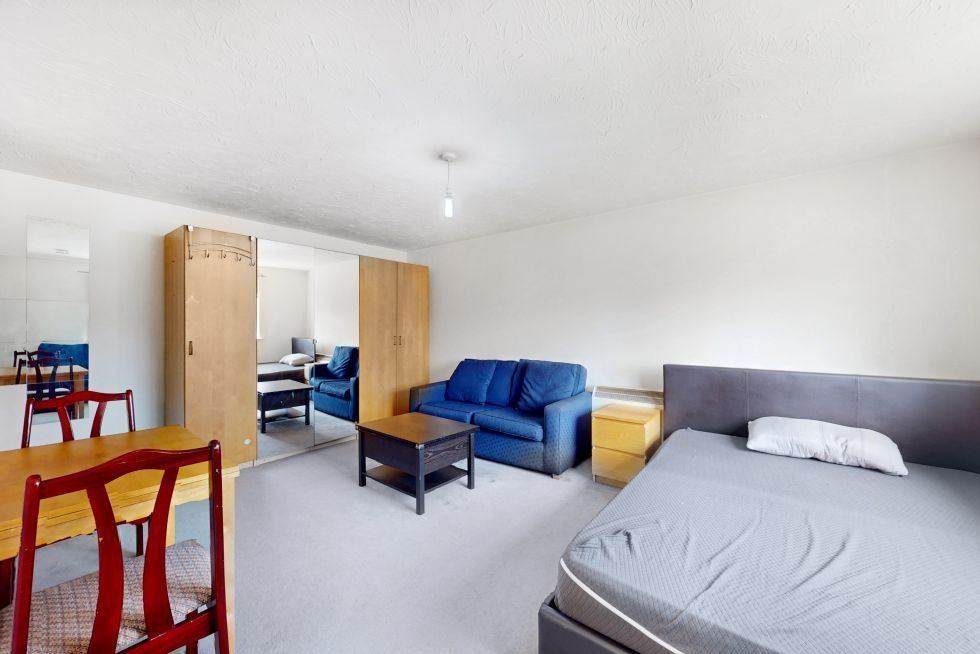 Property photo 1 of 4