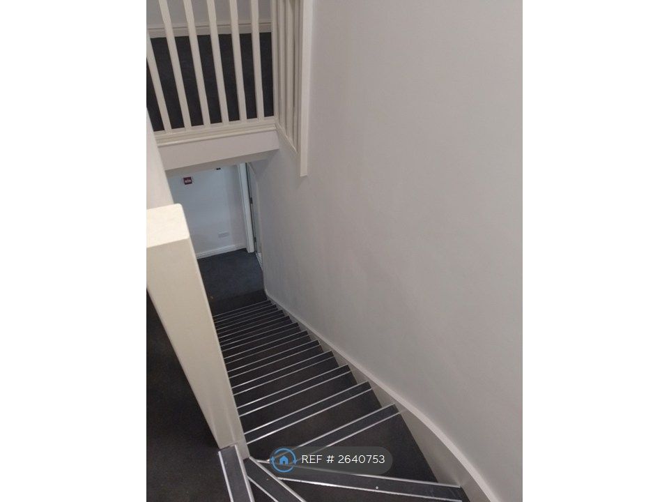 Property photo 1 of 33