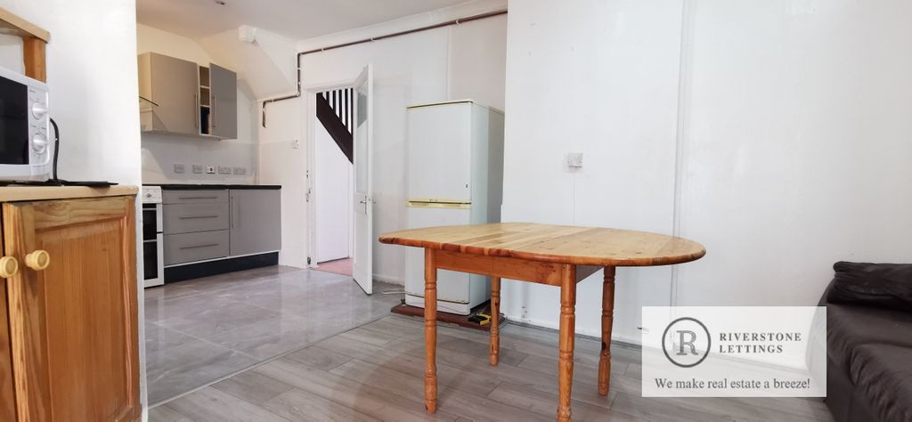 Property photo 3 of 10 Dining Room