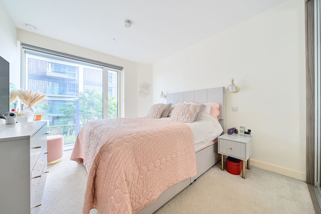 Property photo 3 of 22 Bedroom