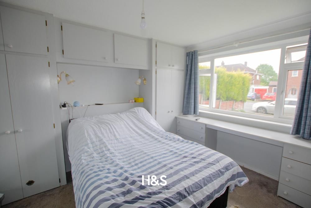 Property photo 2 of 7 51 Sansome - Bedroom.Jpg