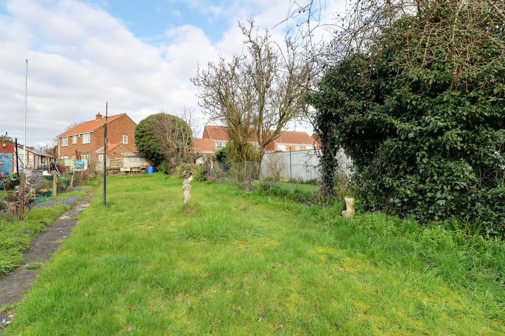 Property photo 3 of 14