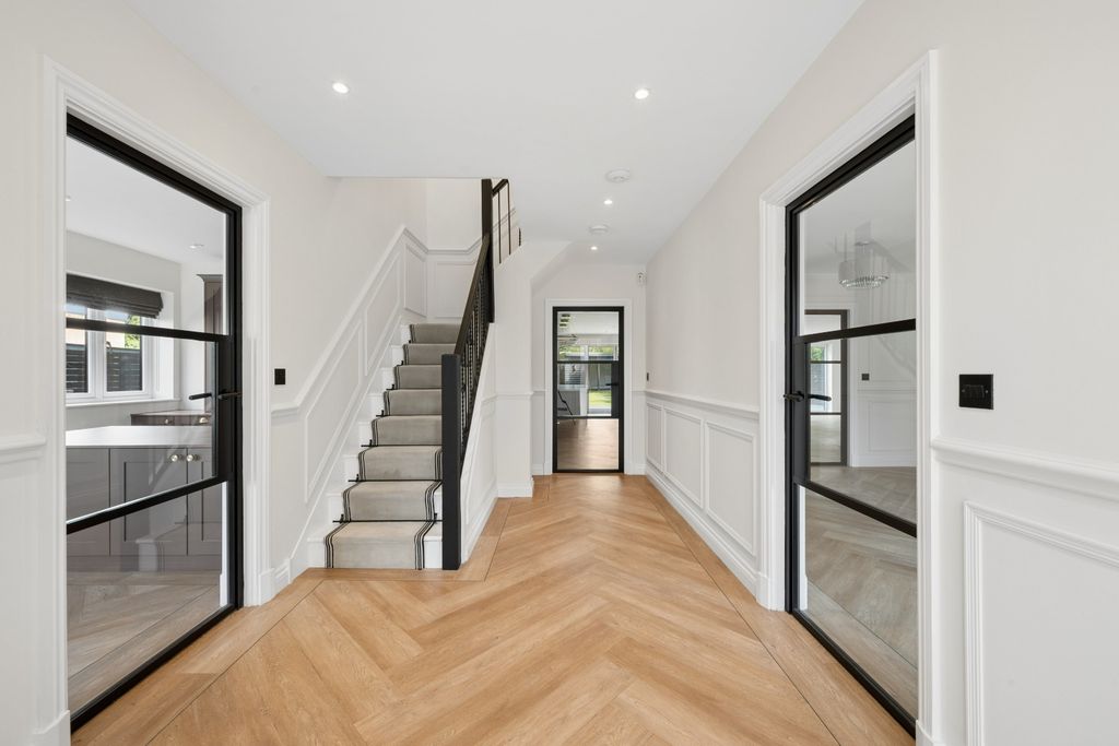 Property photo 2 of 41 5255203