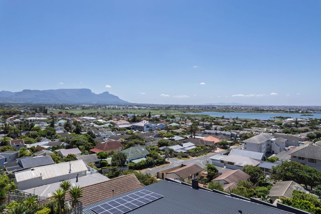 Property photo 1 of 12 Kw1719393