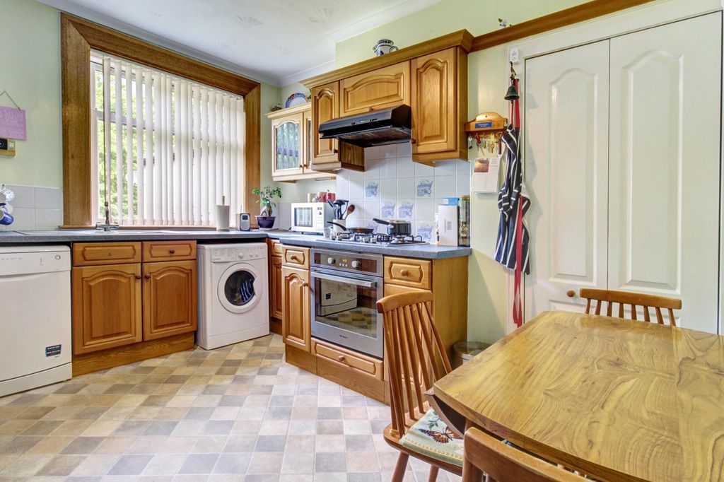 Additional image 4 of 3 bed flat for salePark Avenue, Dumbarton G82