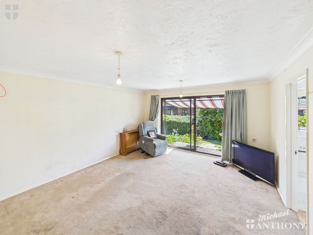 Property photo 2 of 10 Cam03852G0-Pr0718-Still008