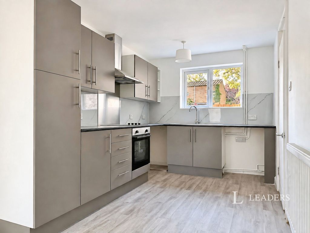 Property photo 2 of 11 2