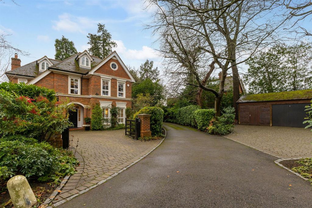 Property photo 1 of 22 102003_Westgate-House-London-Road (2)_Low.Jpg