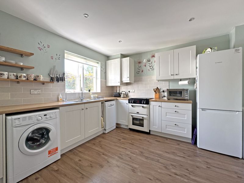 Property photo 3 of 19 Photo 11